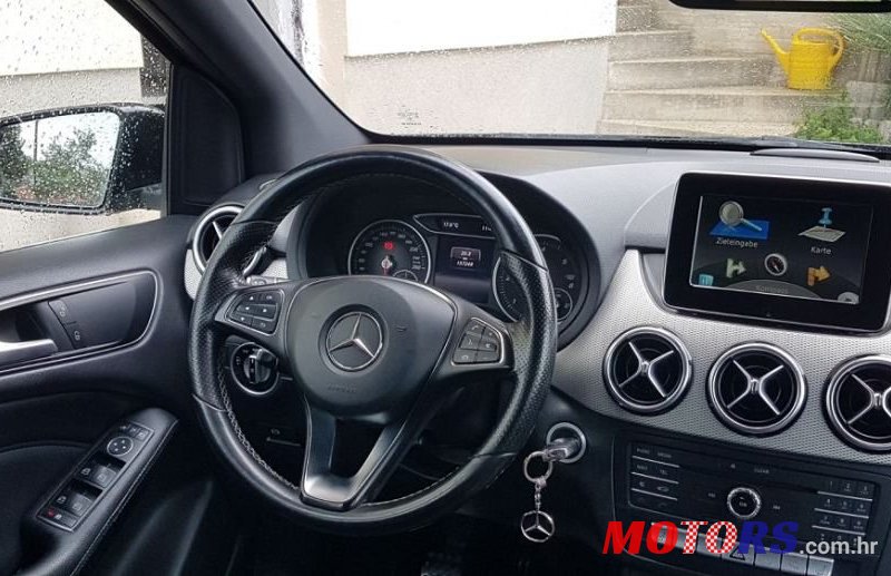 2015' Mercedes-Benz B-Klasa 200 Cdi photo #3