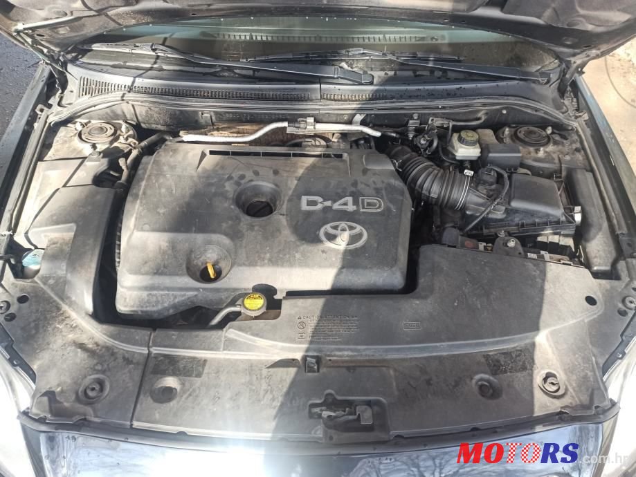 2005' Toyota Avensis photo #3