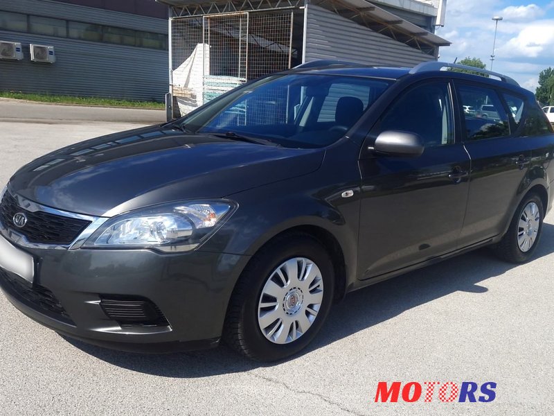 2010' Kia Ceed Sportswagon photo #1