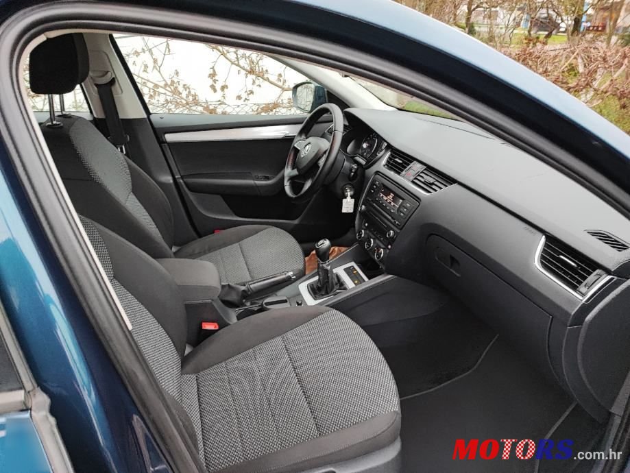 2013' Skoda Octavia Combi photo #5