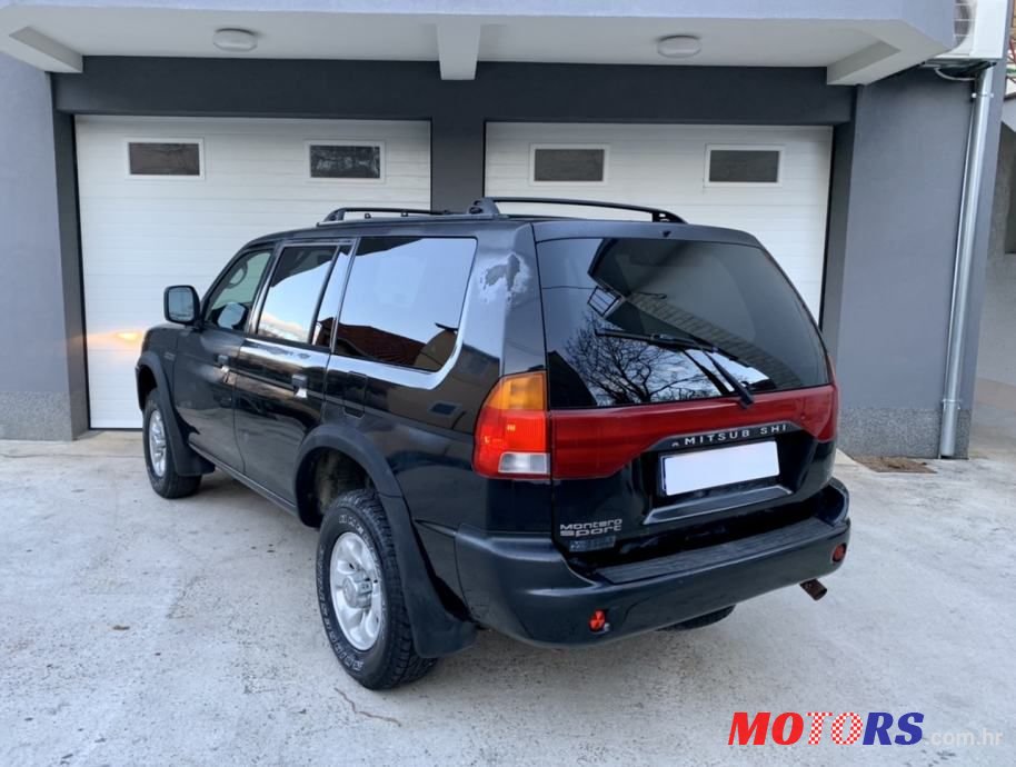 1998' Mitsubishi Pajero photo #5