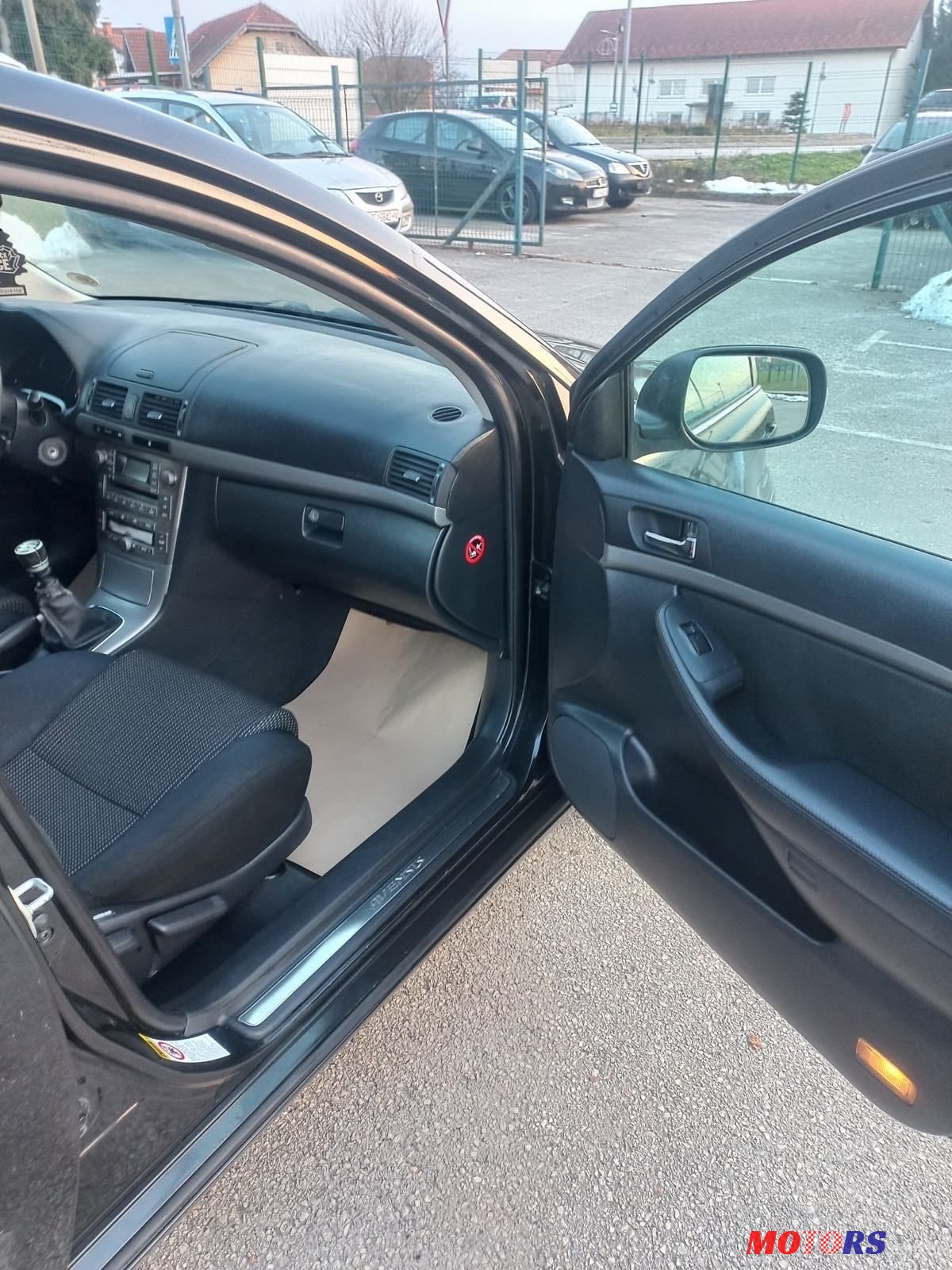 2006' Toyota Avensis Wagon photo #4