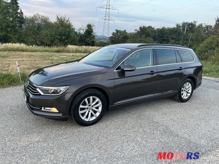 2017' Volkswagen Passat Variant photo #2