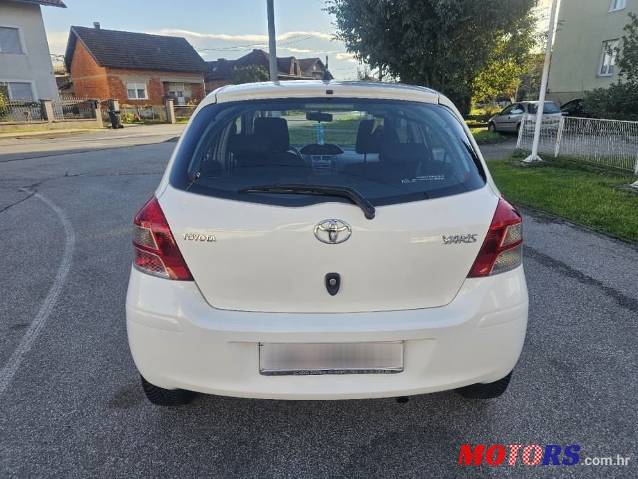 2011' Toyota Yaris 1.33 photo #4