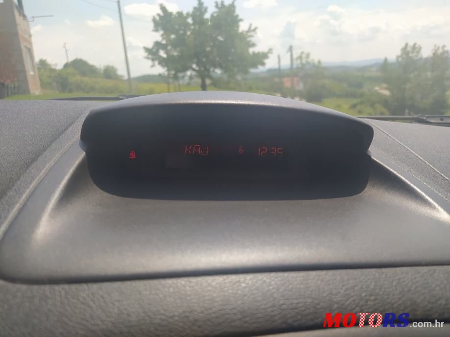 2006' Renault Clio 1,2 16V photo #5