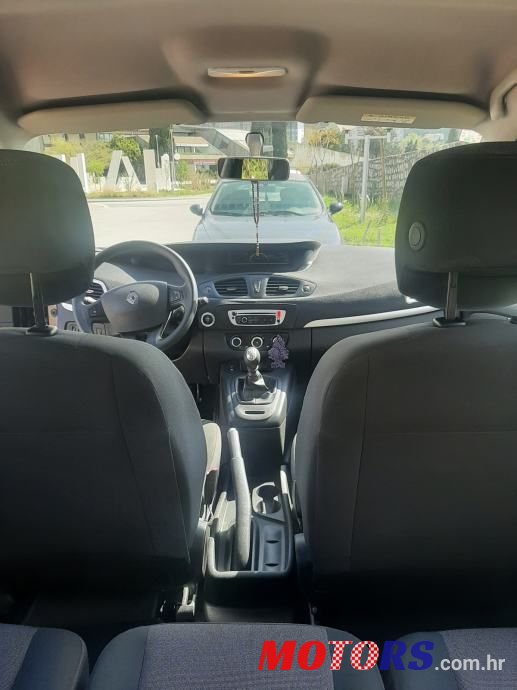 2014' Renault Scenic Dci photo #2