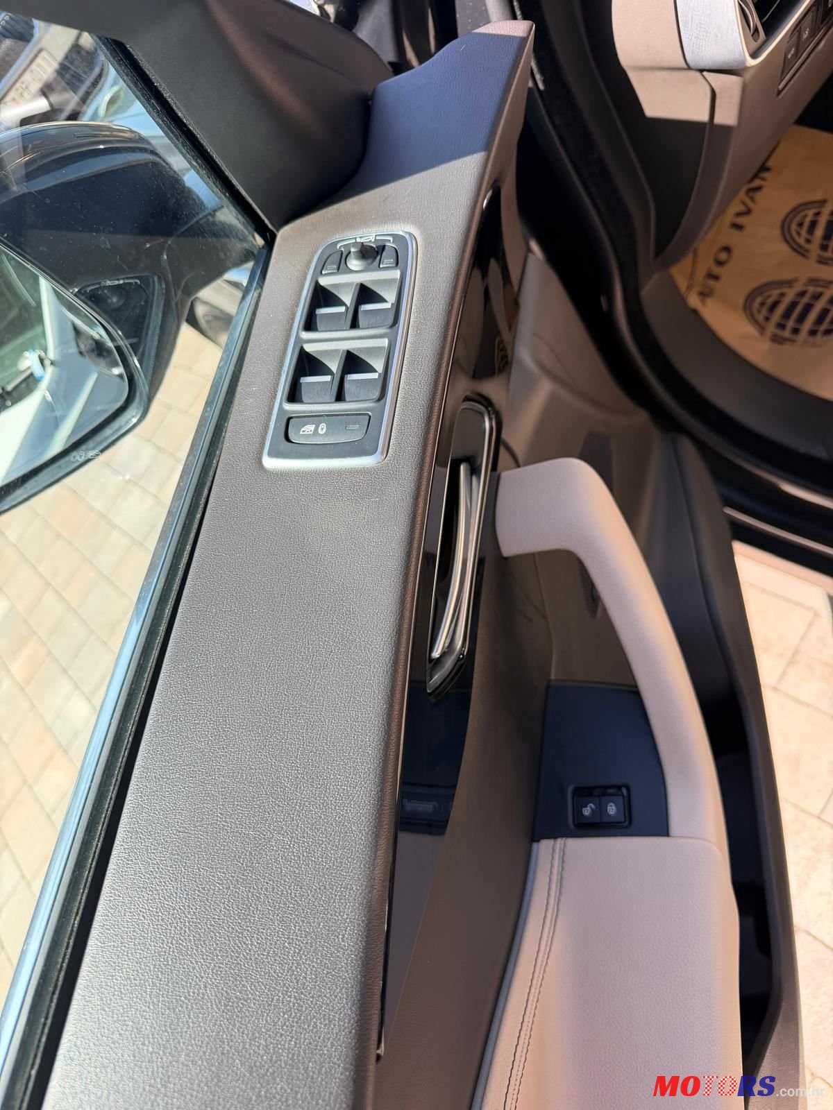 2017' Jaguar F-Pace 2.0 D photo #5