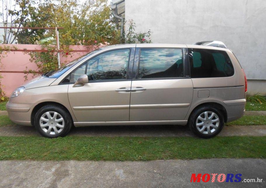 2003' Peugeot 807 St 2,2 Hdi photo #2