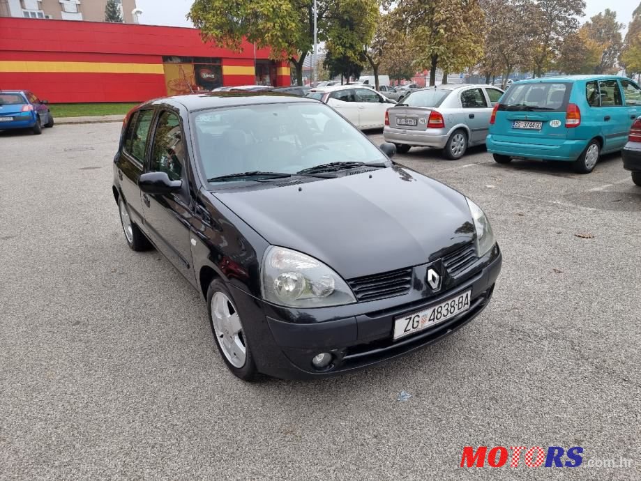 2004' Renault Clio photo #2