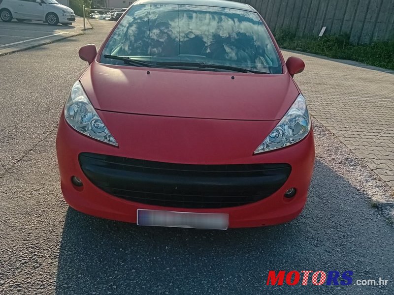 2006' Peugeot 207 1,4 16V photo #3