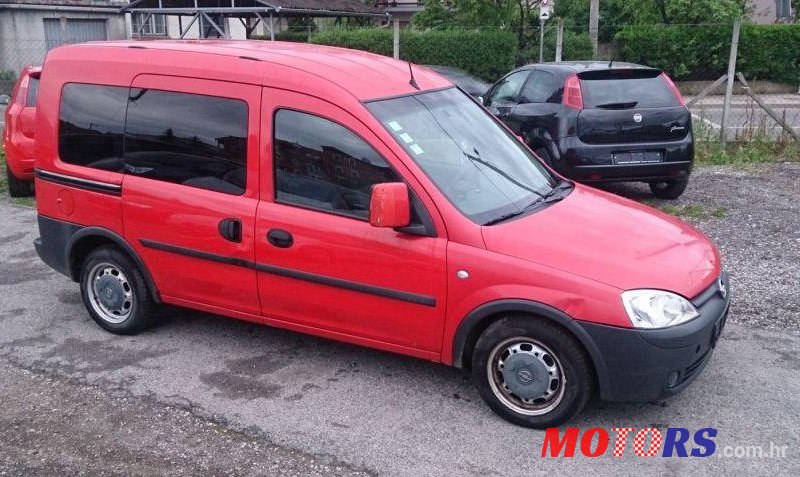 2006' Opel Combo 1,3 Cdti photo #1