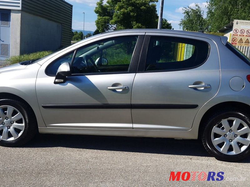 2007' Peugeot 207 1,4 16V photo #3
