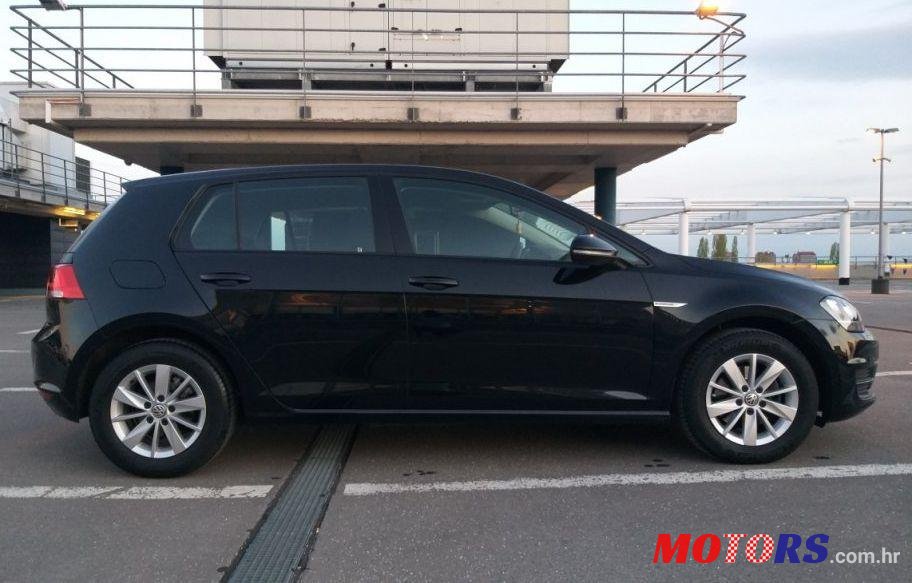 2016' Volkswagen Golf VII 1,6 Tdi Bmt photo #1