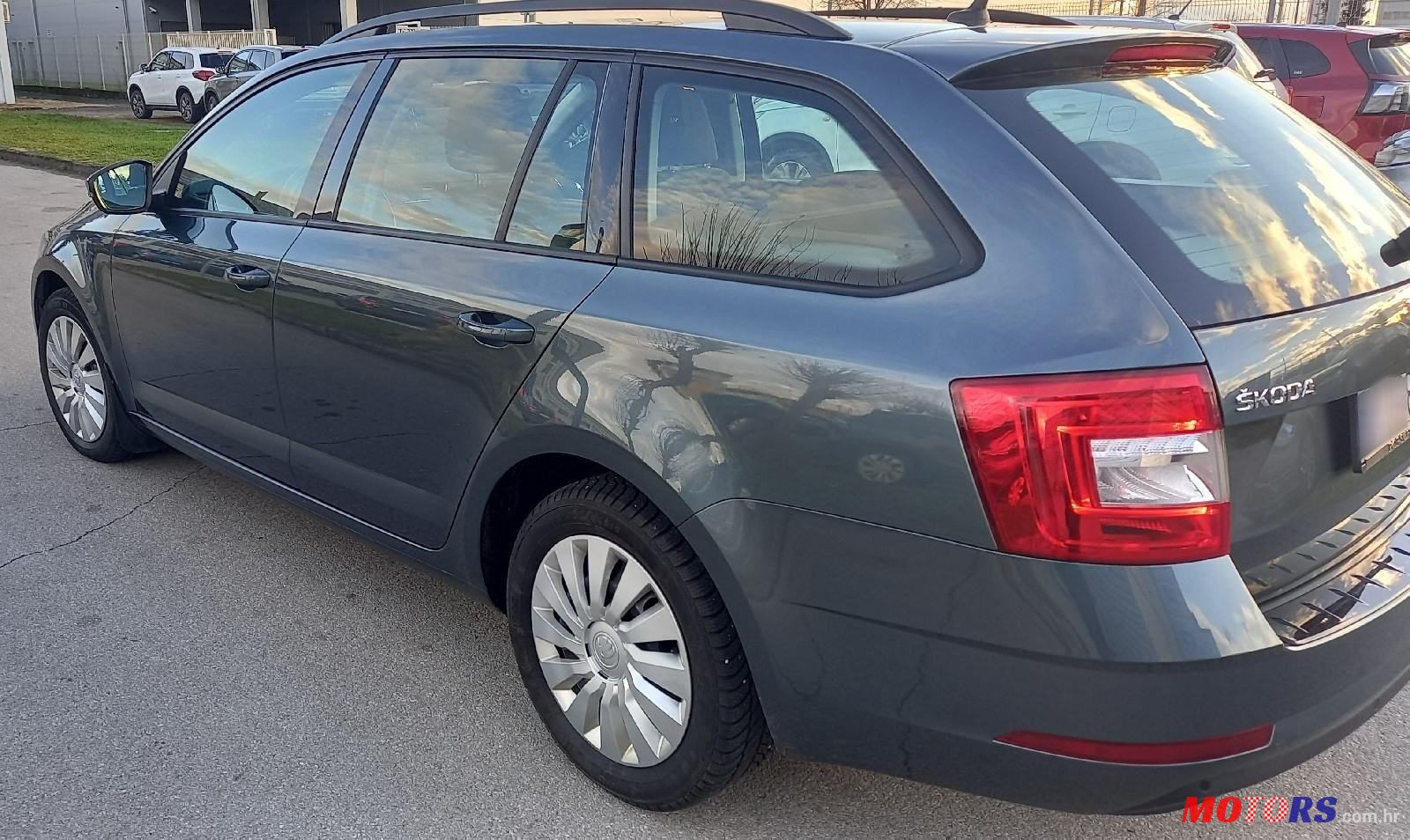 2020' Skoda Octavia Combi photo #3