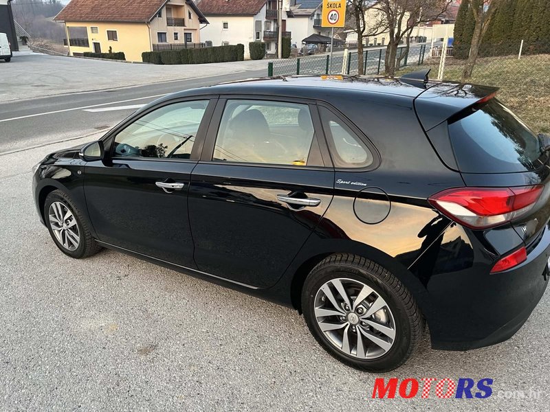 2017' Hyundai i30 1,6 Crdi photo #3