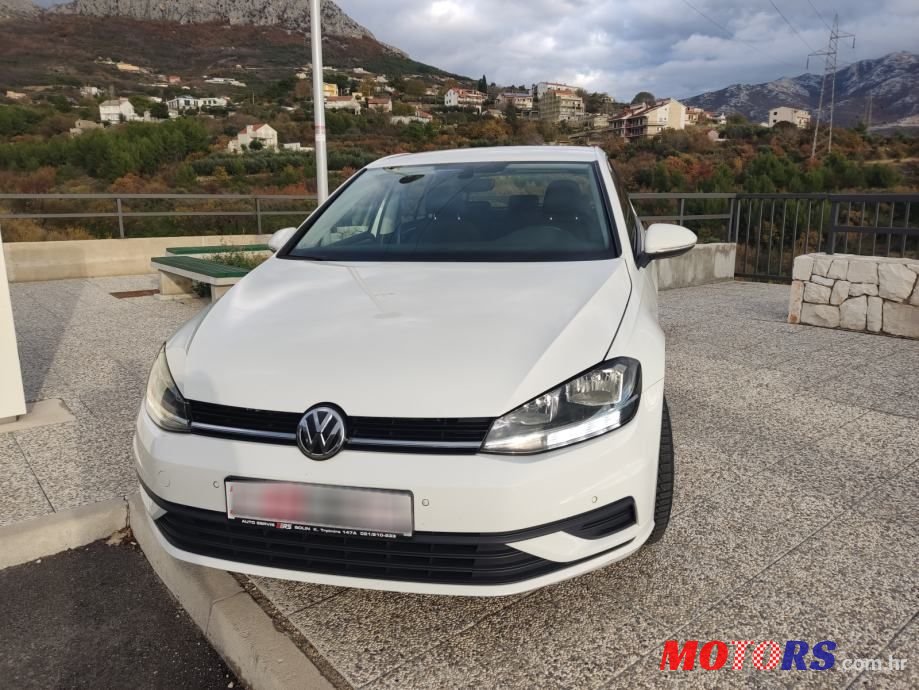 2017' Volkswagen Golf 7 1,6 Tdi Bmt photo #1