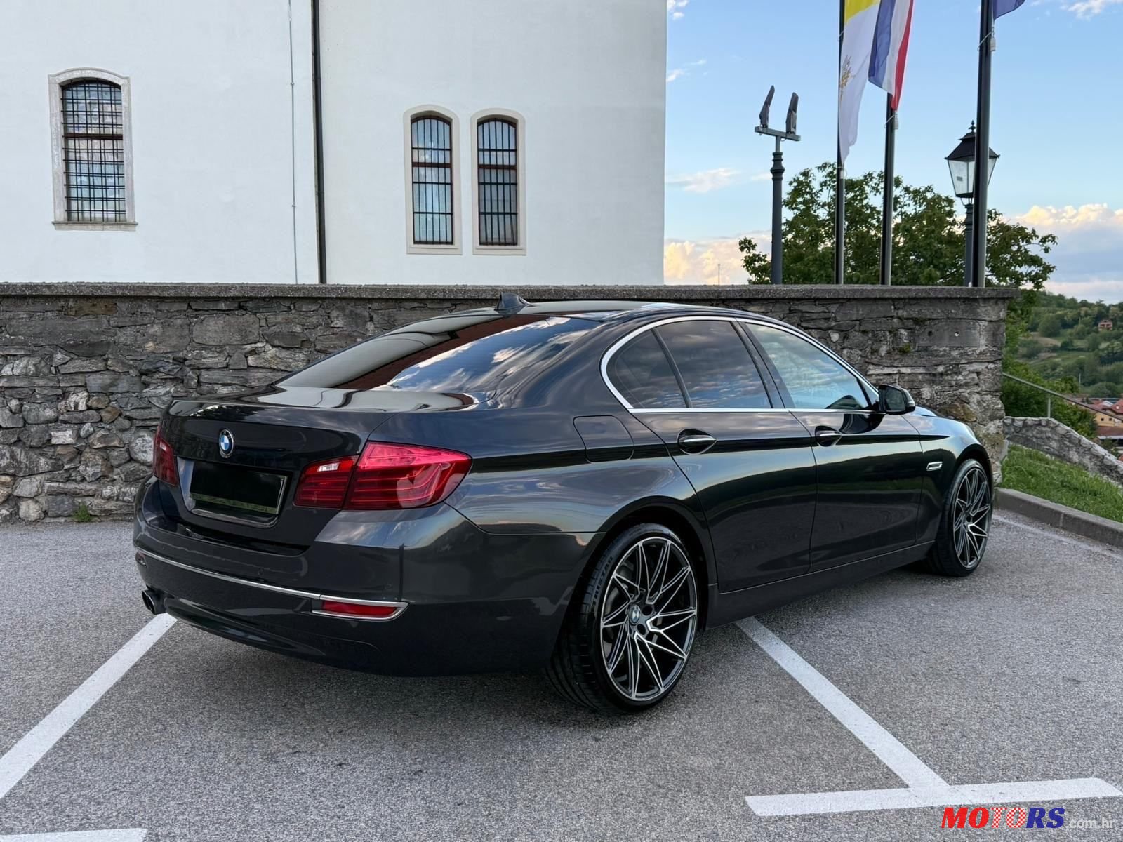 2014' BMW Serija 5 520D photo #6