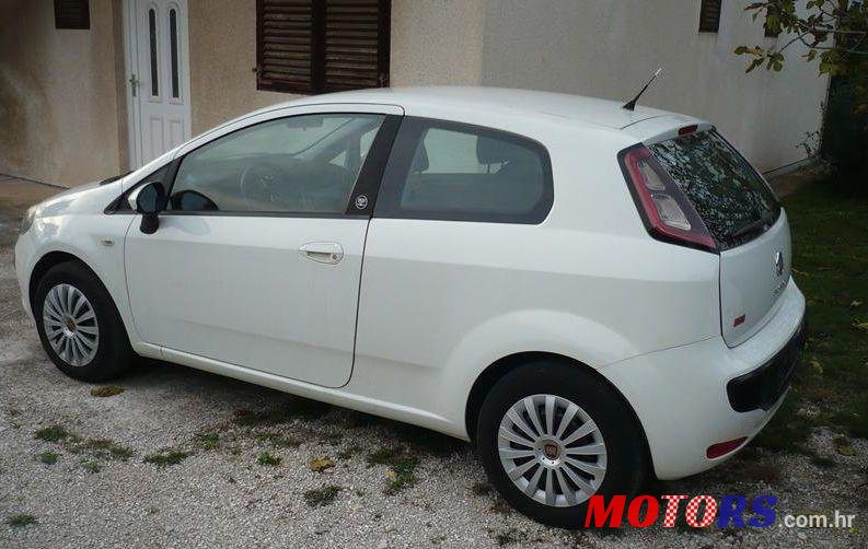 2011' Fiat Punto Evo 1,3 Multijet 16V photo #1