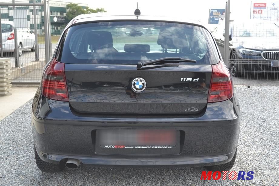 2011' BMW Serija 1 118D photo #4