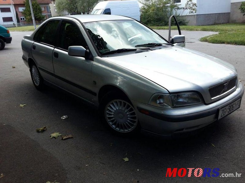 1999' Volvo S40 1,9 Td photo #2