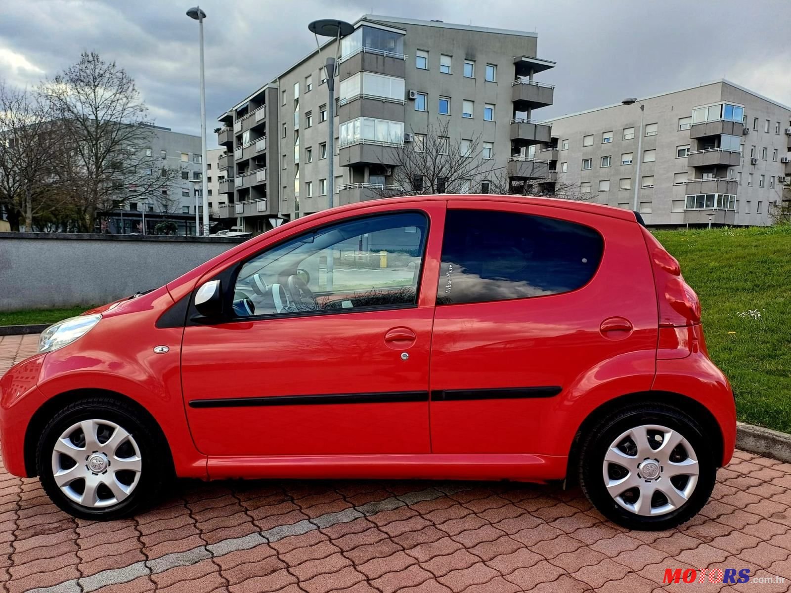 2012' Peugeot 107 1,0 photo #3