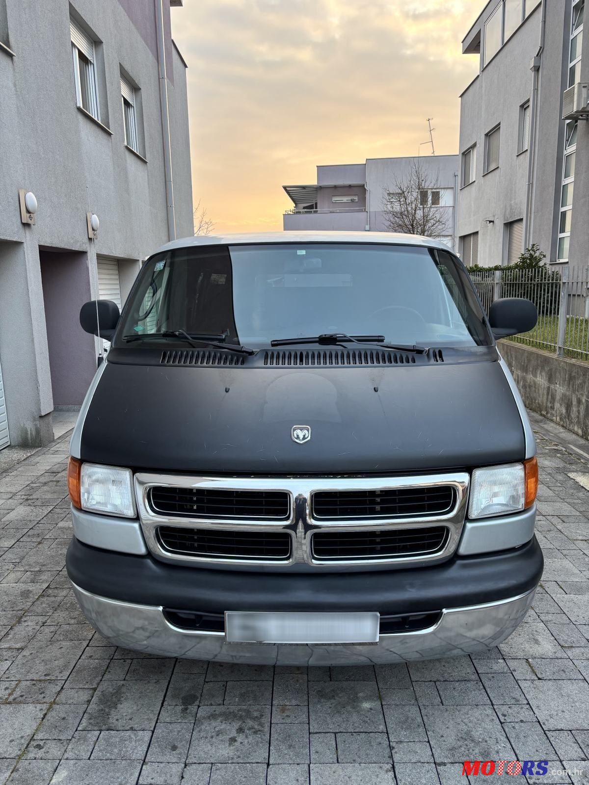 2002' Dodge Ram Wagon 5.2 V8 photo #2