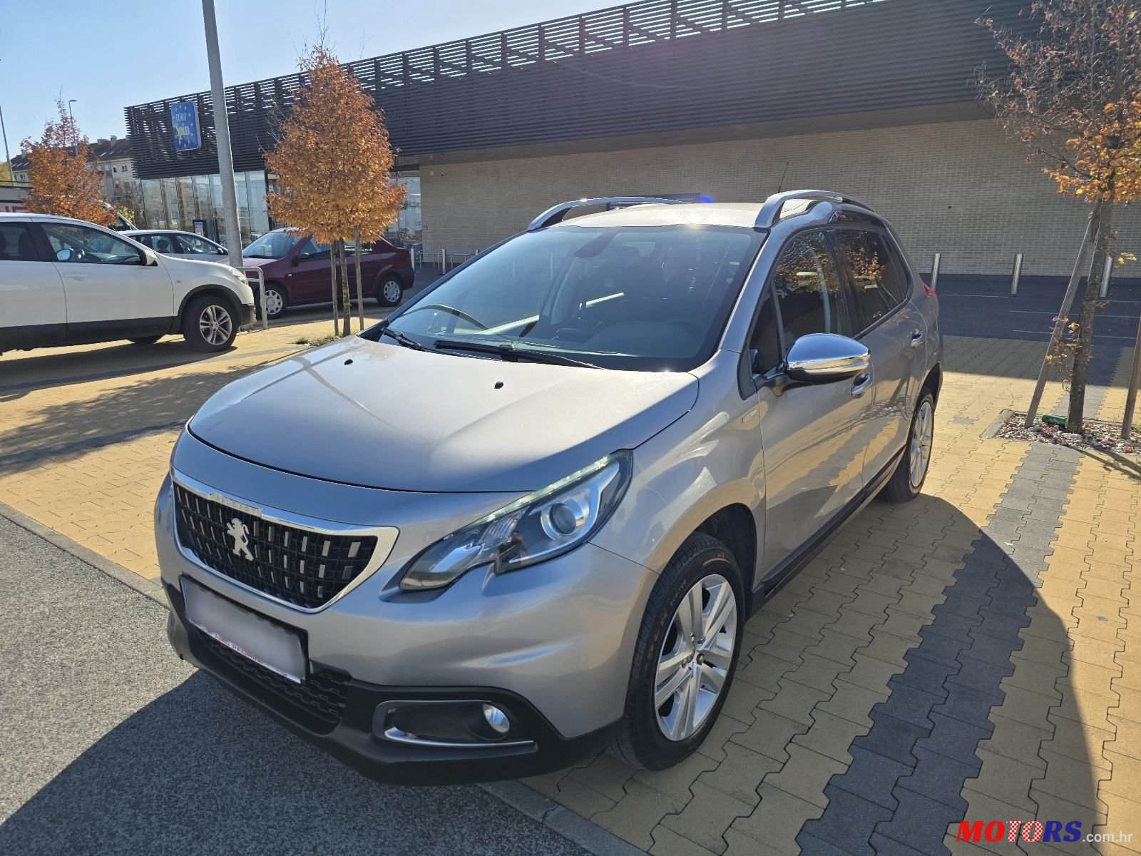 2019' Peugeot 2008 1,2 Puretech photo #2