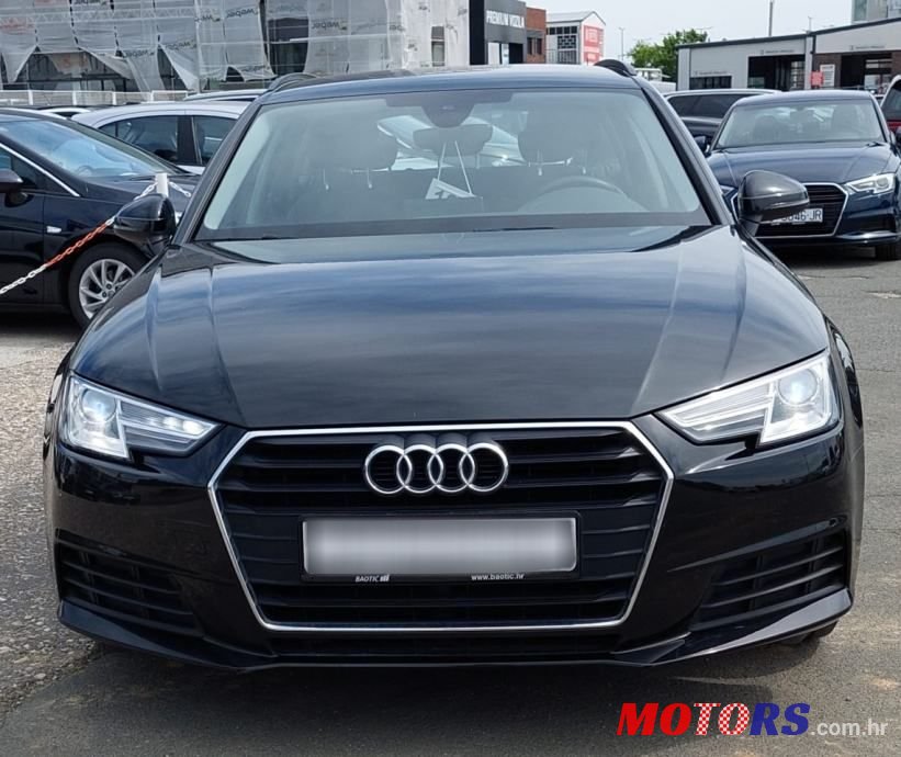 2018' Audi A4 Avant photo #5