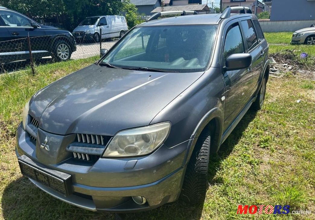 2008' Mitsubishi Outlander 2,4 photo #1