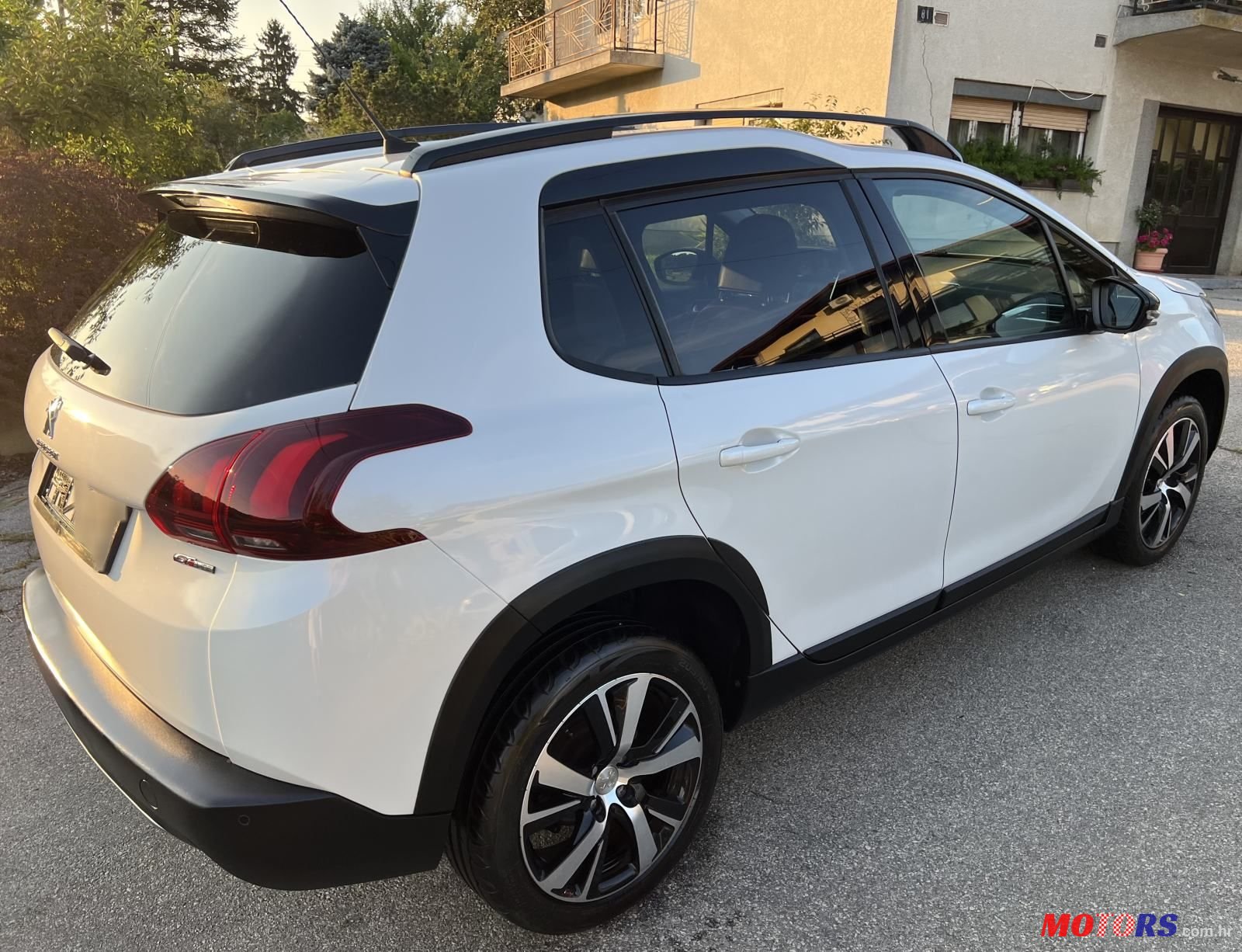 2016' Peugeot 2008 1,6 Bluehdi photo #3