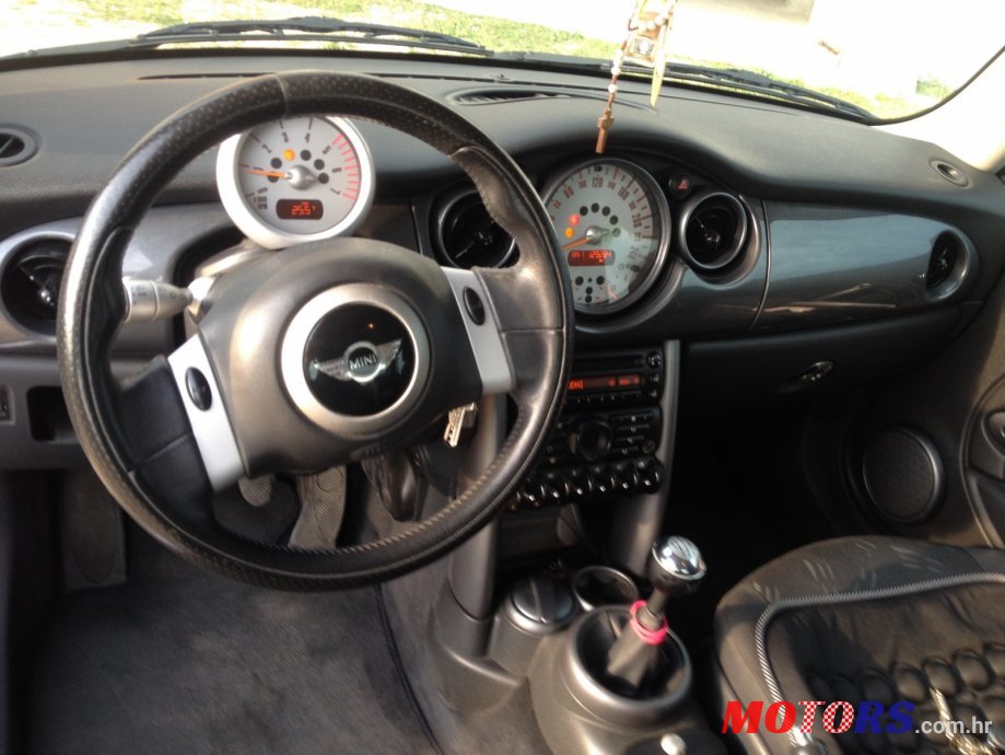 2005' MINI One photo #3