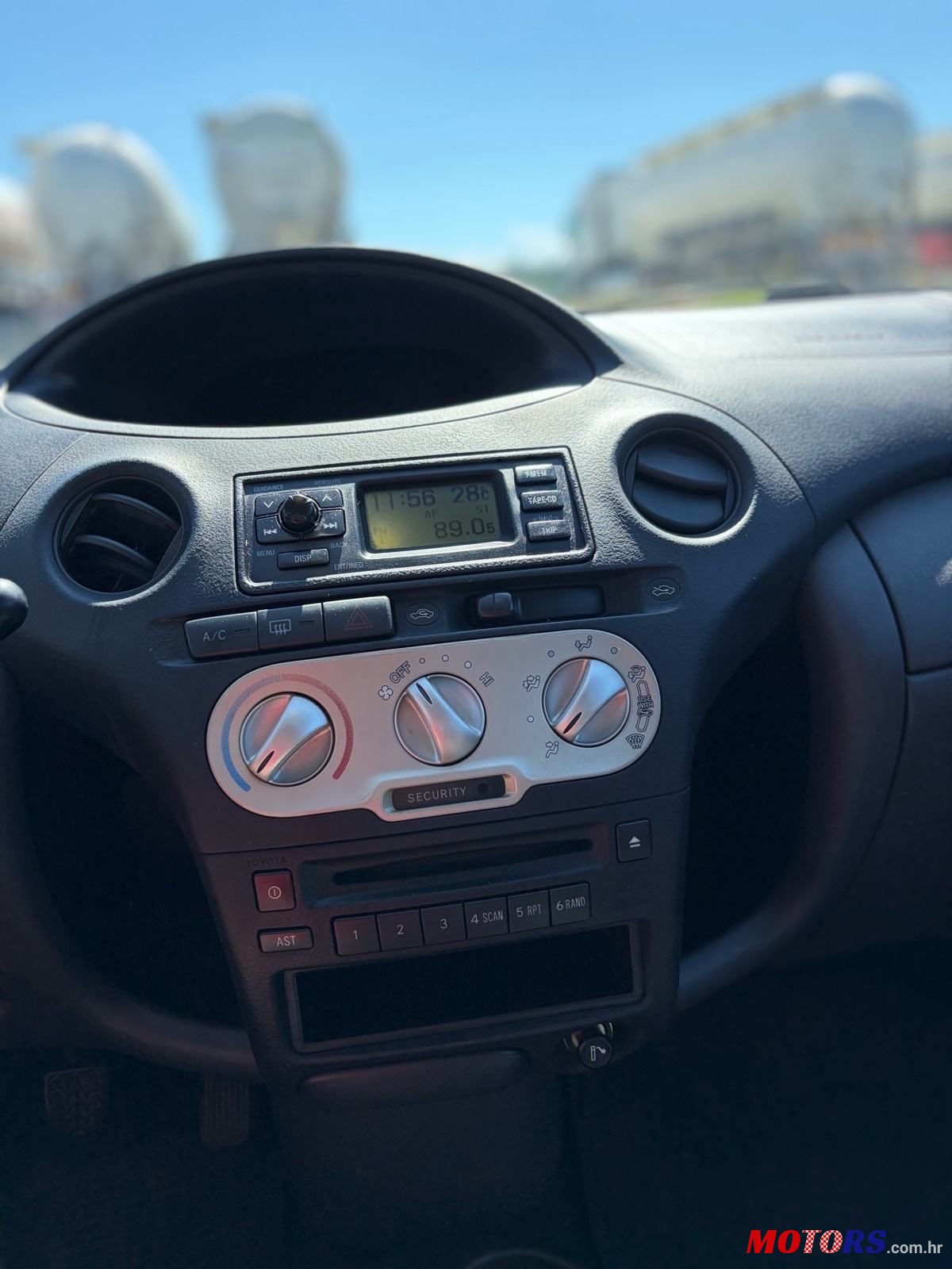 2003' Toyota Yaris 1,4 D-4D Cool photo #2