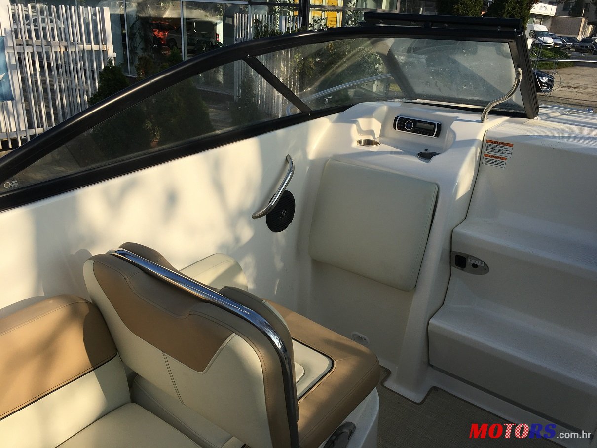 2018' Bayliner 742 Cuddy gliser s kabinom photo #4