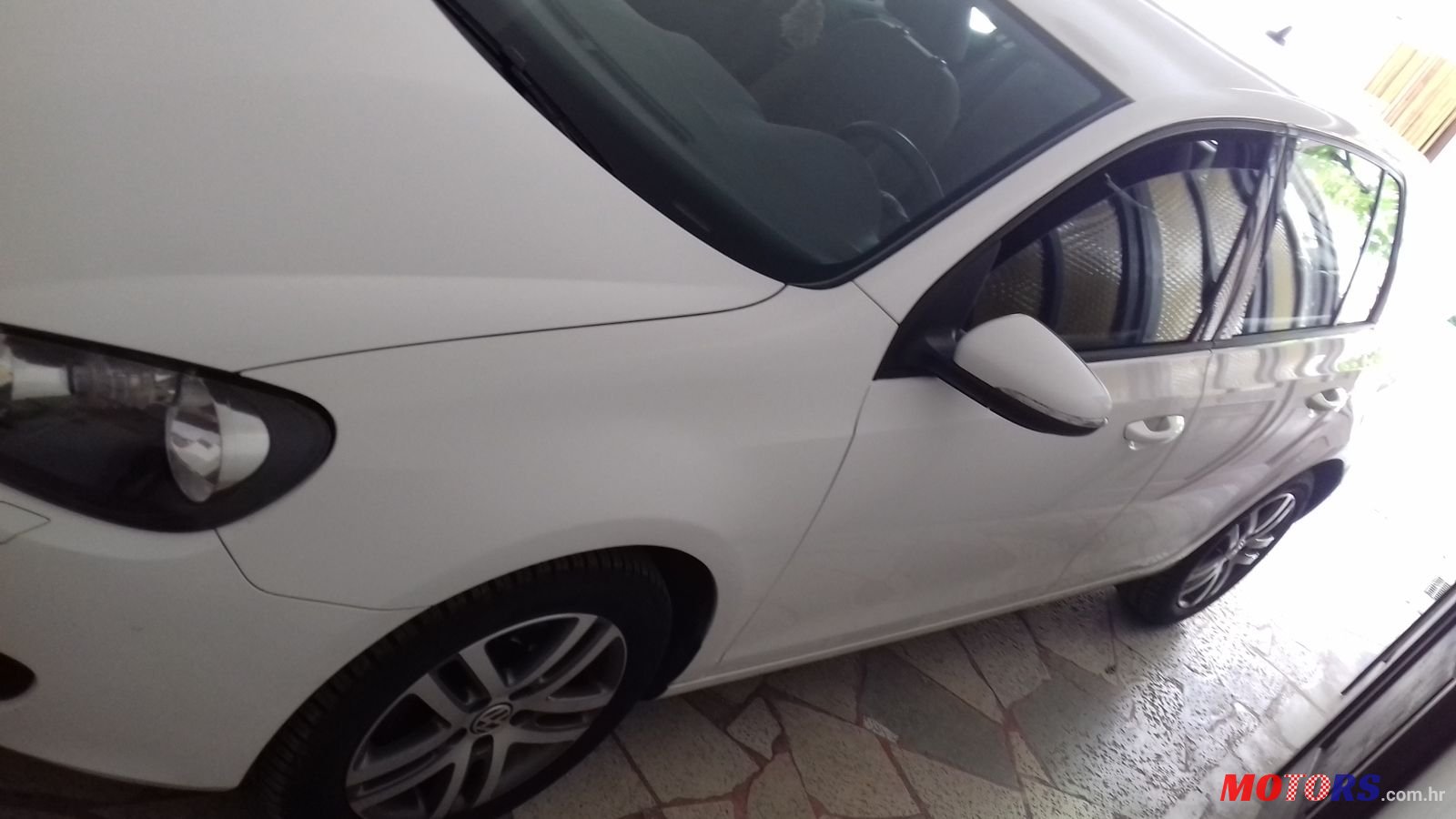 2010' Volkswagen Golf VI 1.6 tdi photo #1