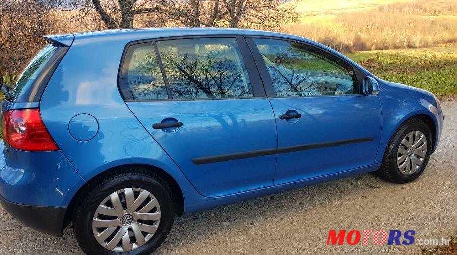 2004' Volkswagen Golf V photo #3