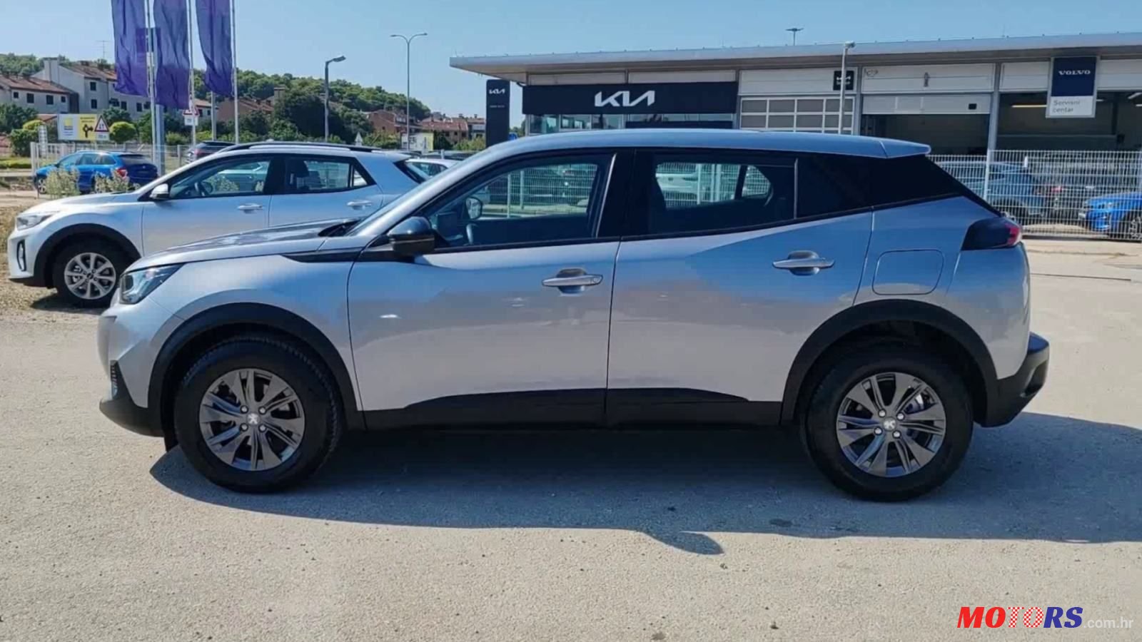 2022' Peugeot 2008 photo #5