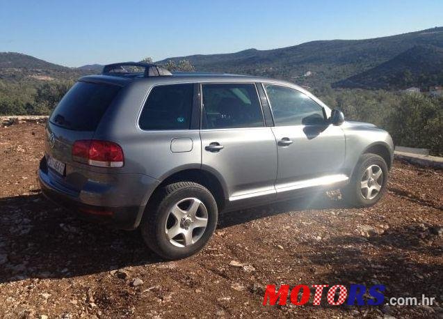 2005' Volkswagen Touareg photo #1