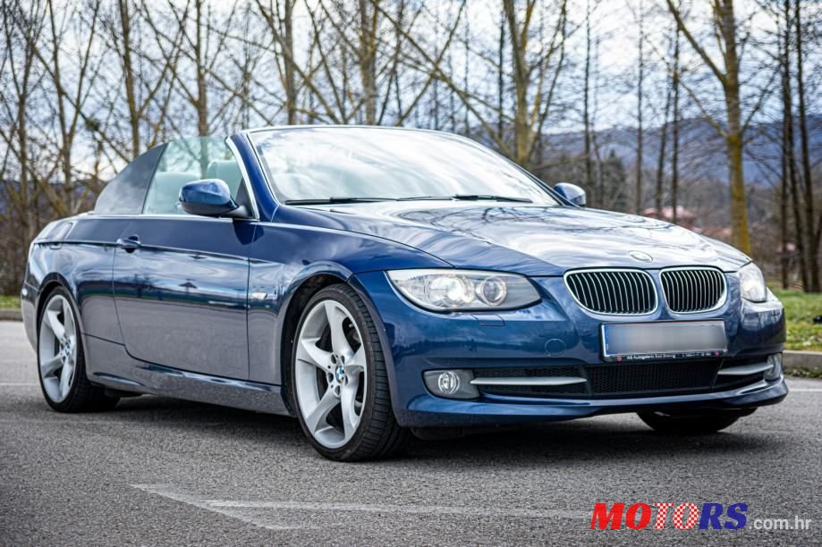 2011' BMW Serija 3 330D photo #1