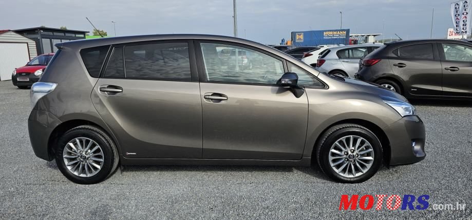 2016' Toyota Verso 1,6 D-4D photo #3