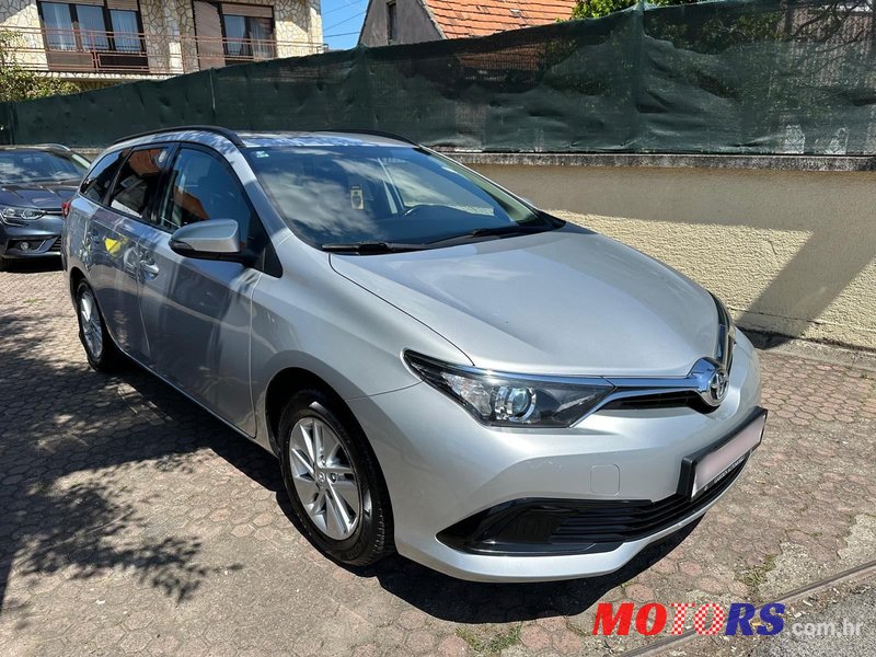 2016' Toyota Auris Karavan photo #1