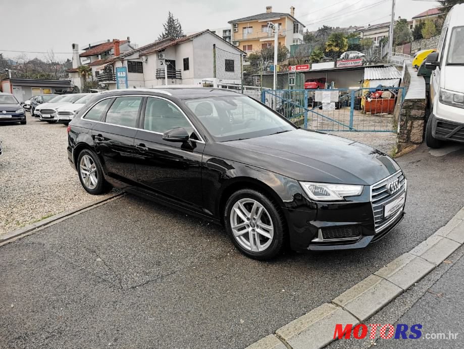 2019' Audi A4 Avant photo #2