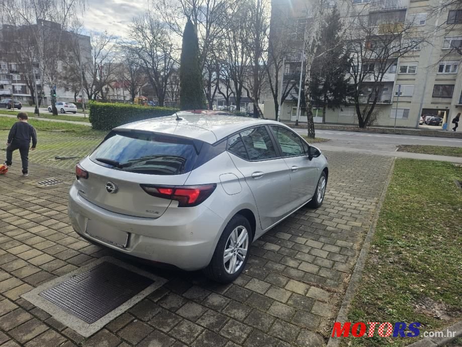 2017' Opel Astra 1,0 Turbo photo #4
