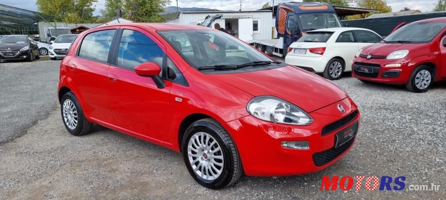 2014' Fiat Punto Evo photo #2