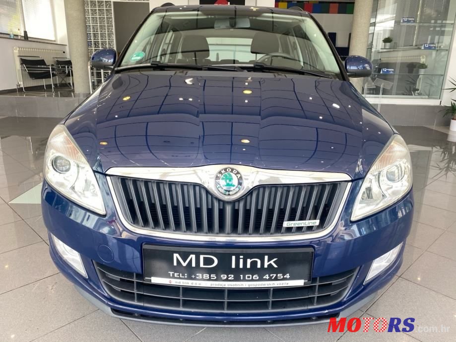 2012' Skoda Fabia Combi photo #2