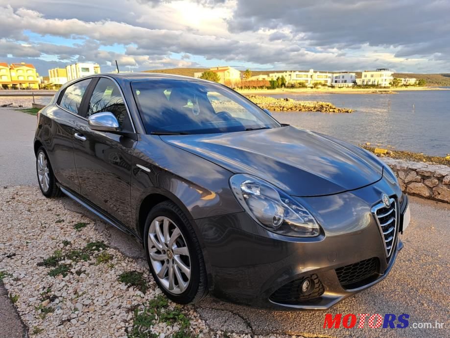 2013' Alfa Romeo Giulietta 1,6 D. N. A photo #1