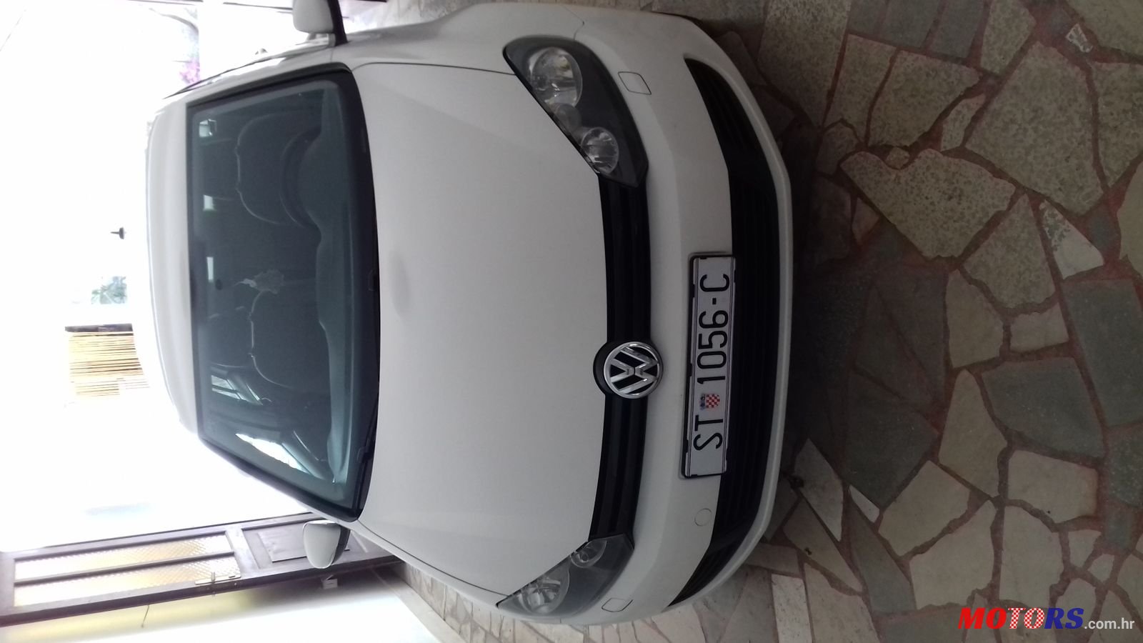 2010' Volkswagen Golf VI 1.6 tdi photo #2