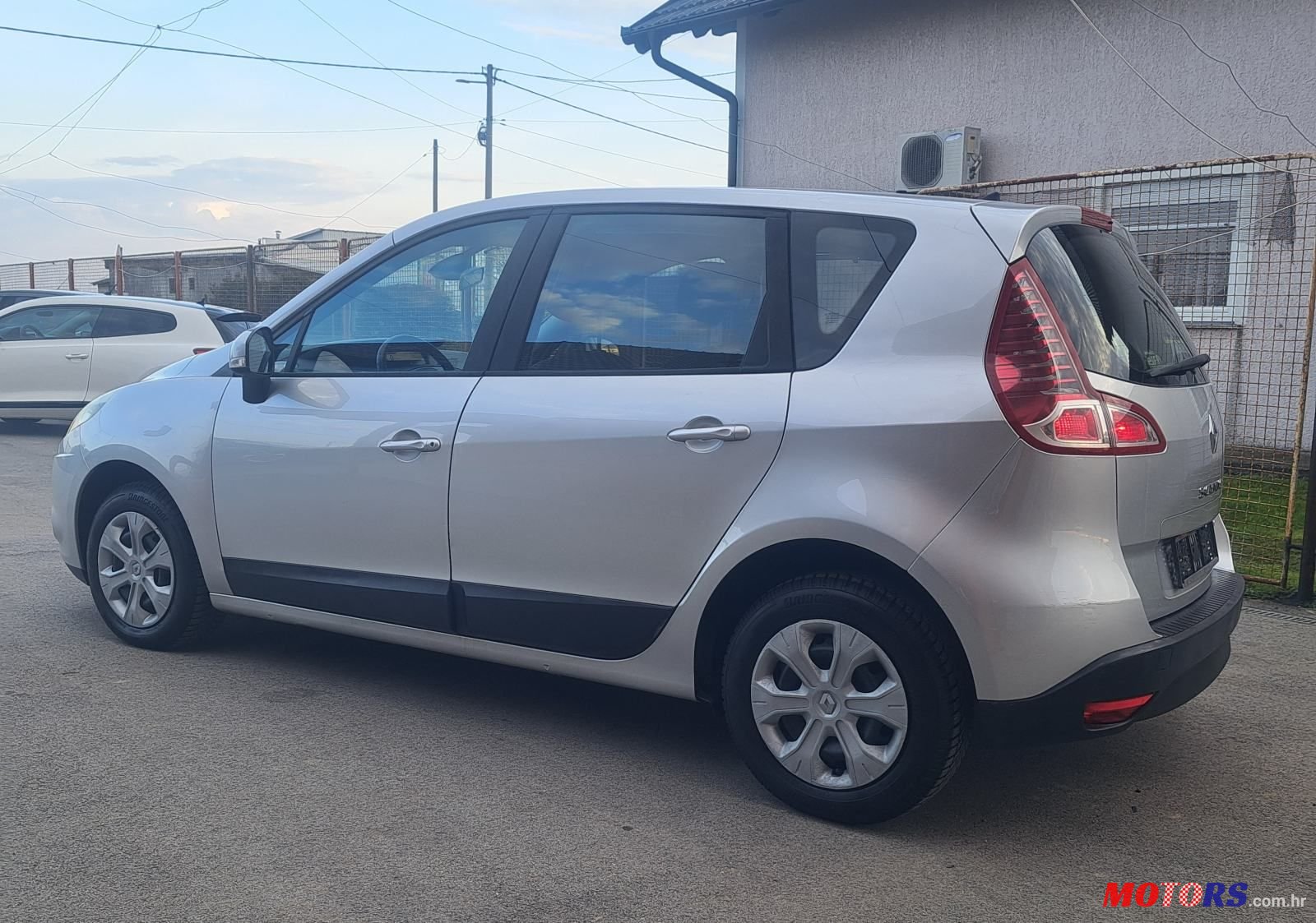 2009' Renault Scenic 1,5 Dci photo #2