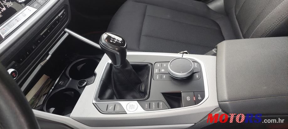 2020' BMW Serija 3 318D photo #6