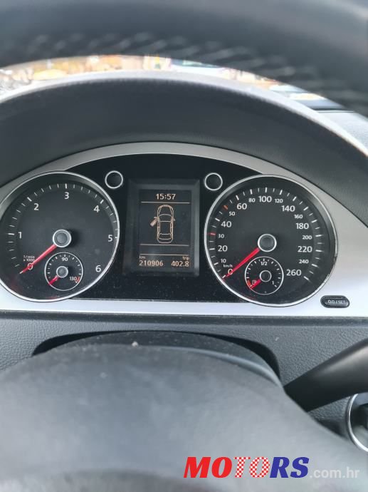 2010' Volkswagen Passat 1,6 Tdi photo #3