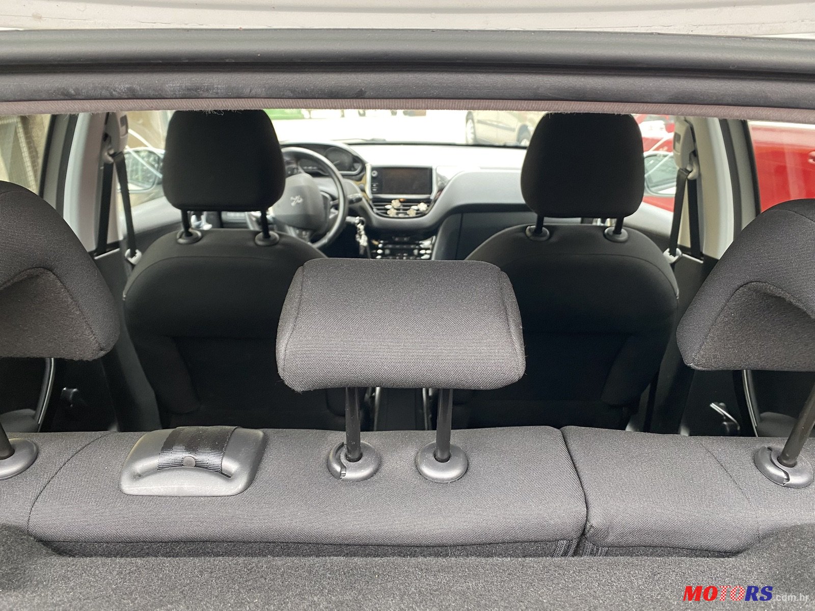 2017' Peugeot 208 1.2 Style photo #6